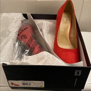 Naturalizer Bold Red Heels, Suede; 7.5M